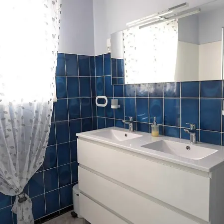 بيت للعطل La Gineroise *